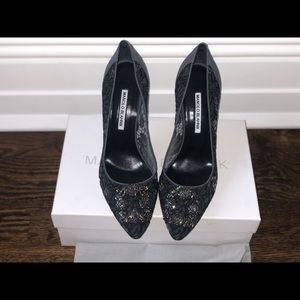 Sold ❗️❗️❗️❗️❗️❗️Manolo Blahnik Lace Hangisi